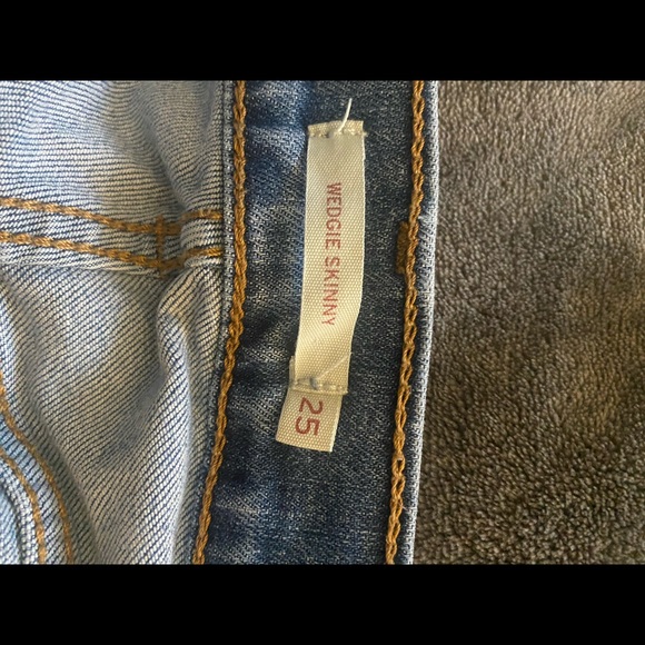 Levi’s wedgie - Picture 4 of 4